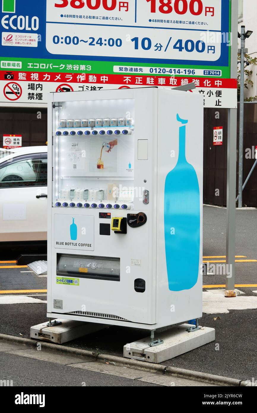 https://c8.alamy.com/comp/2JYR6CW/tokyo-japan-september-8-2022-a-drinks-vending-machine-stocked-with-blue-bottle-coffee-products-in-a-parking-lot-tokyos-shibuya-area-2JYR6CW.jpg
