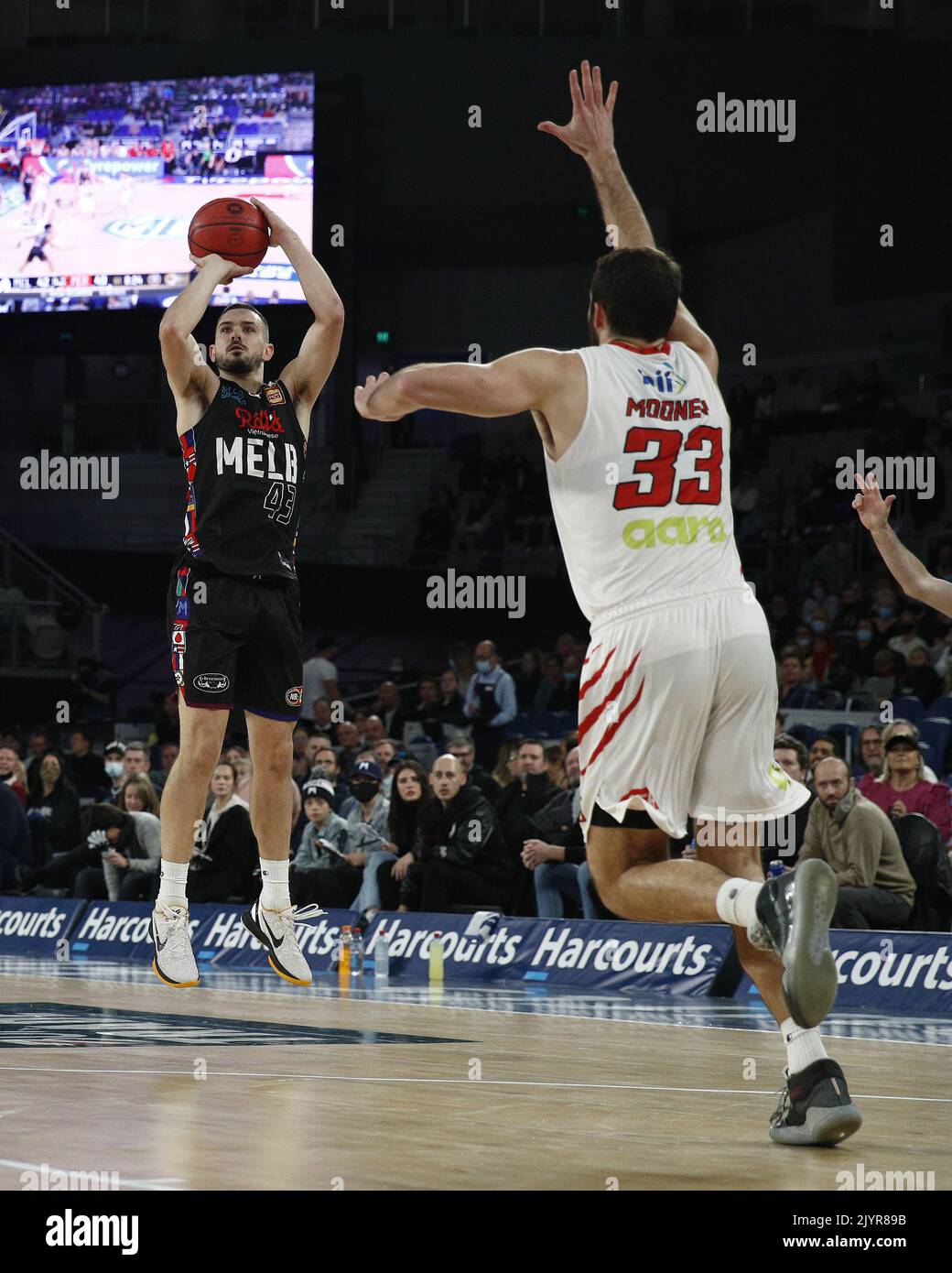 Chris Goulding of United shoots from the arc during the NBL Final Game 3  match between the Melbourne United and Perth Wildcats at John Cain Arena,  Melbourne, 25, 2021. (AAP Image/Daniel Pockett)