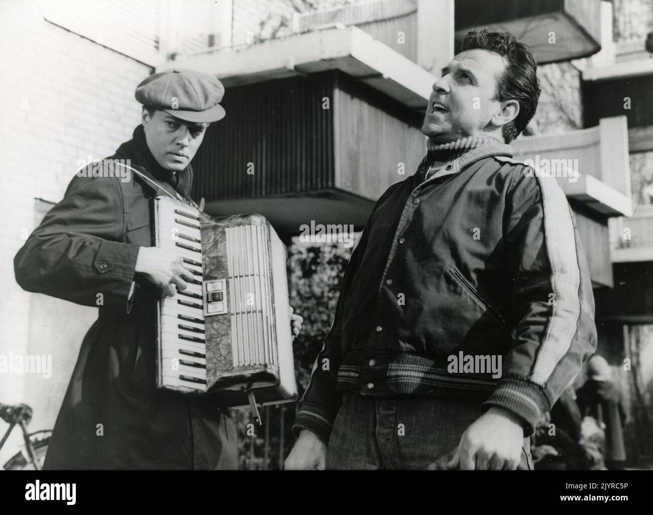Actors Georg Thomalla and Karlheinz Bohm in the movie That Won't Keep a Sailor Down (Das haut einen Seemann doch nicht um), D/DK 1958 Stock Photo