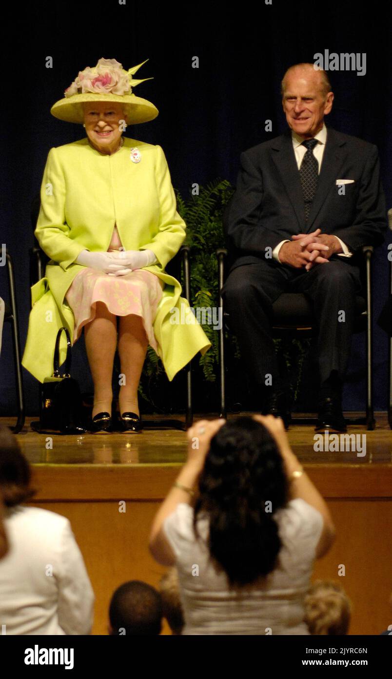 Greenbelt, Md. 8th May, 2007. Queen Elizabeth II, left, Prince Philip, The Duke of Edinburgh, right, are seen during a visit to the NASA Goddard Space Flight Center, Tuesday, May 8, 2007, in Greenbelt, Md. The Royal couple's appearance was one of the last stops on a six-day visit to the United States. Photo Credit 'NASA/Paul E. Alers' Credit: dpa/Alamy Live News Stock Photo