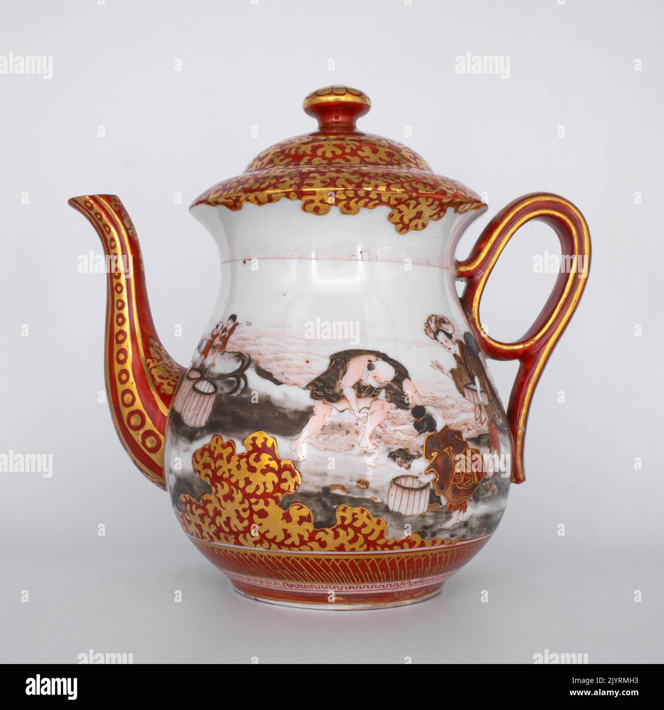 Fine Antique Japanese Kutani Porcelain Teapot and Cups by Kachoken. Meiji Period Stock Photo Alamy