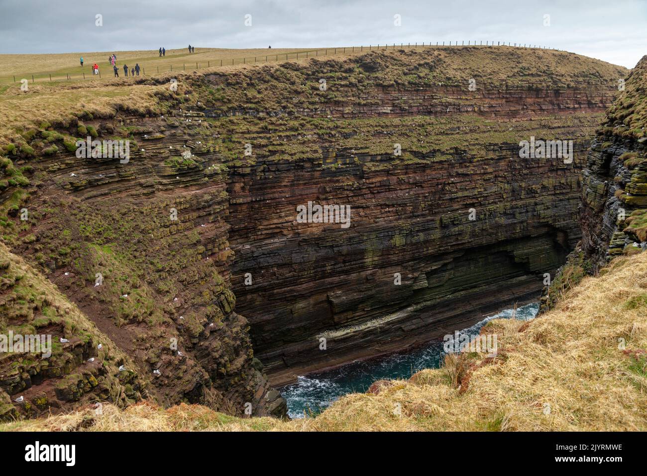 A deep Geo with sheer cliffs at Duncansby Head, John O'Groats Stock Photo
