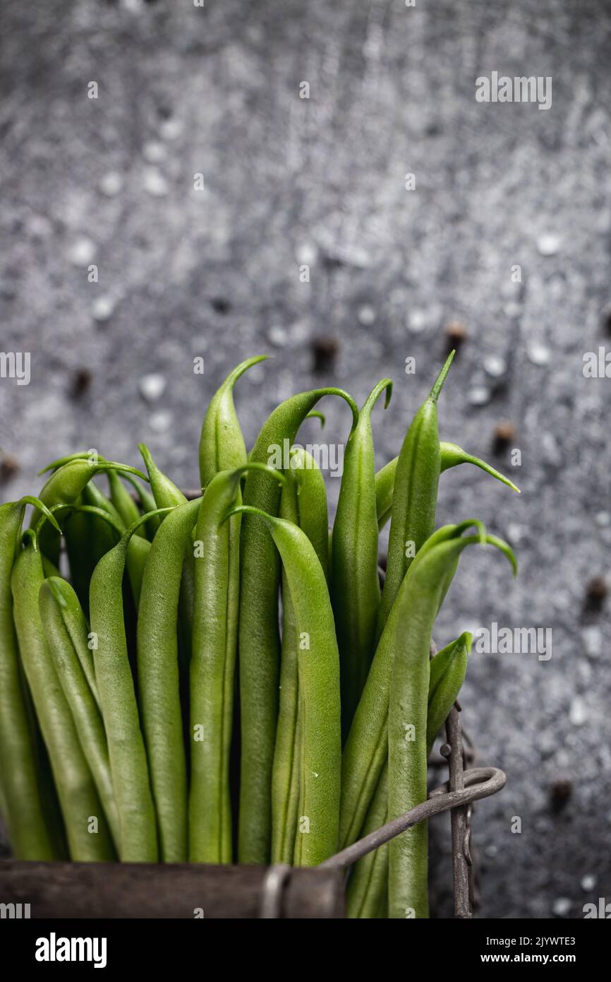 Green beans dark background hi-res stock photography and images - Alamy