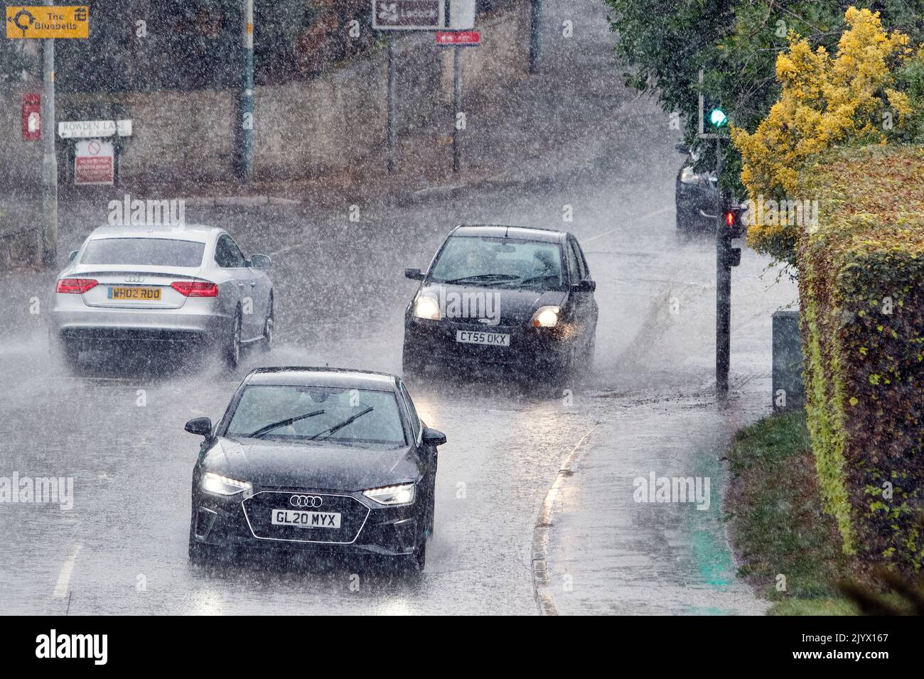 Chippenham, UK, 8th September, 2022. Drivers are pictured braving very heavy rain in Chippenham as showers make their way across Southern England. Credit: Lynchpics/Alamy Live News Stock Photo