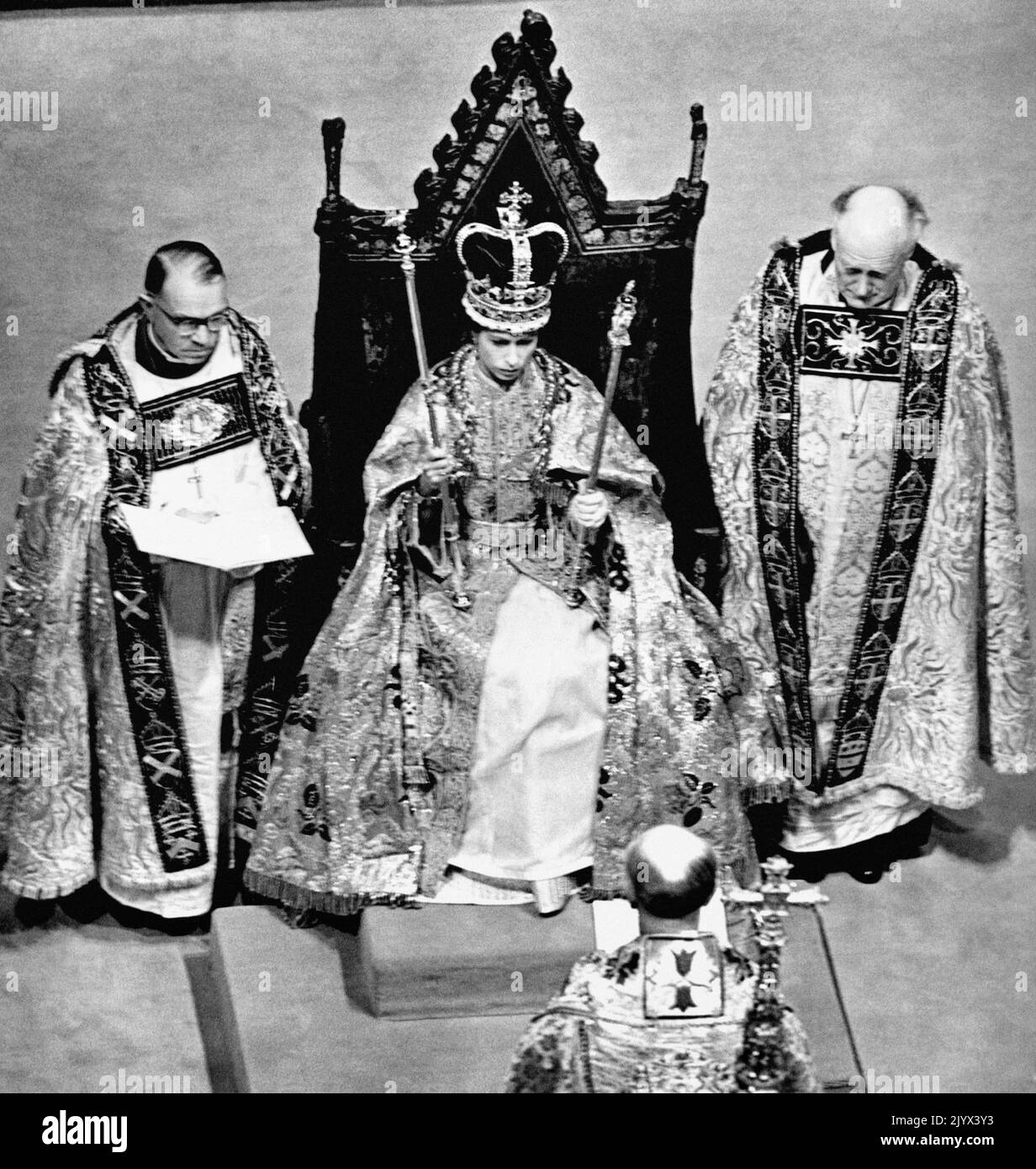 File photo dated 02/06/1953 of Queen Elizabeth II after the coronation ceremony in Westminster Abbey, London. The Queen died peacefully at Balmoral this afternoon, Buckingham Palace has announced. Issue date: Thursday September 8, 2022. Stock Photo