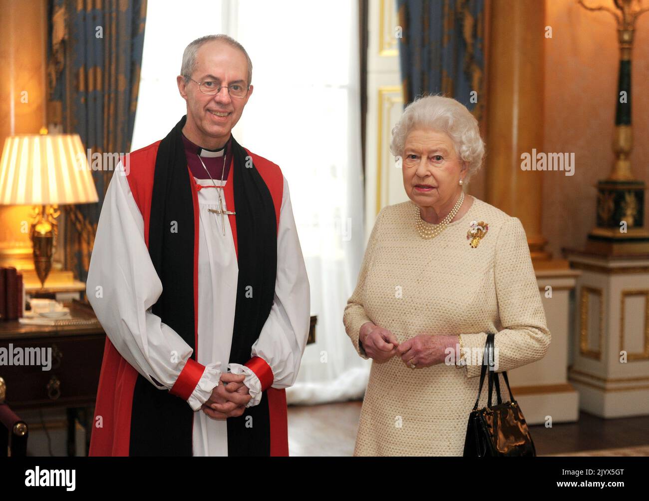 File photo dated 26/02/2013 of Queen Elizabeth II receiving the Archbishop of Canterbury, the Most Reverend Justin Welby, at Buckingham Palace, London. The Queen died peacefully at Balmoral this afternoon, Buckingham Palace has announced. Issue date: Thursday September 8, 2022. Stock Photo