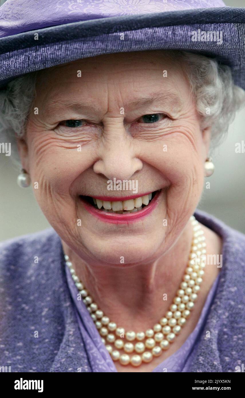 File photo dated 30/06/2008 of Queen Elizabeth II attending the Ceremony of the Keys at the Palace of Holyroodhouse, Edinburgh. The Queen died peacefully at Balmoral this afternoon, Buckingham Palace has announced. Issue date: Thursday September 8, 2022. Stock Photo