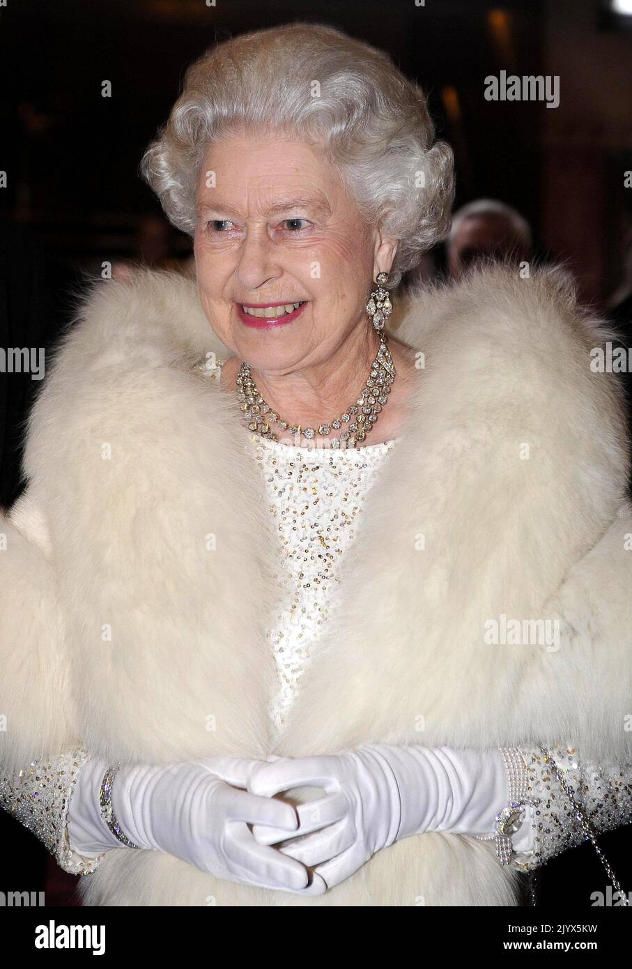 File photo dated 03/12/2007 of Queen Elizabeth II arriving for the 2007 Royal Variety Performance at the Empire Theatre, Liverpool. The Queen died peacefully at Balmoral this afternoon, Buckingham Palace has announced. Issue date: Thursday September 8, 2022. Stock Photo