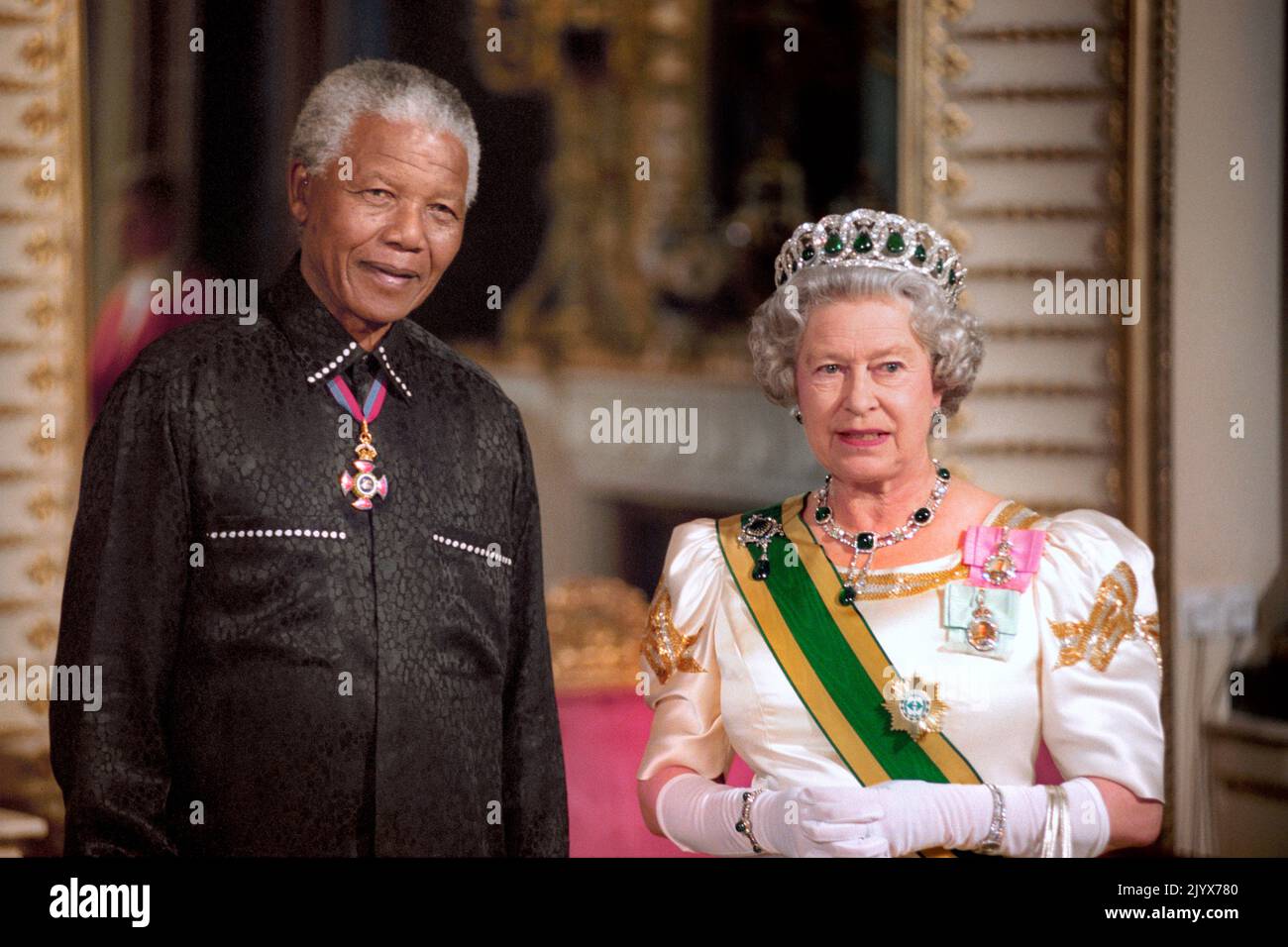 File photo dated 09/07/1996 of South African President Nelson Mandela standing with Queen Elizabeth II on his arrival at Buckingham Palace, for a state banquet in his honour. The Queen died peacefully at Balmoral this afternoon, Buckingham Palace has announced. Issue date: Thursday September 8, 2022. Stock Photo
