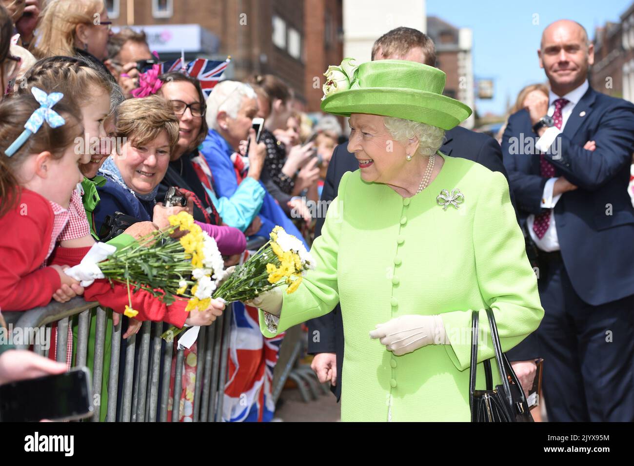 File photo dated 14/6/2018 of Queen Elizabeth II meeting the crowds during a walkabout in Chester. Issue date: Thursday September 8, 2022. Stock Photo