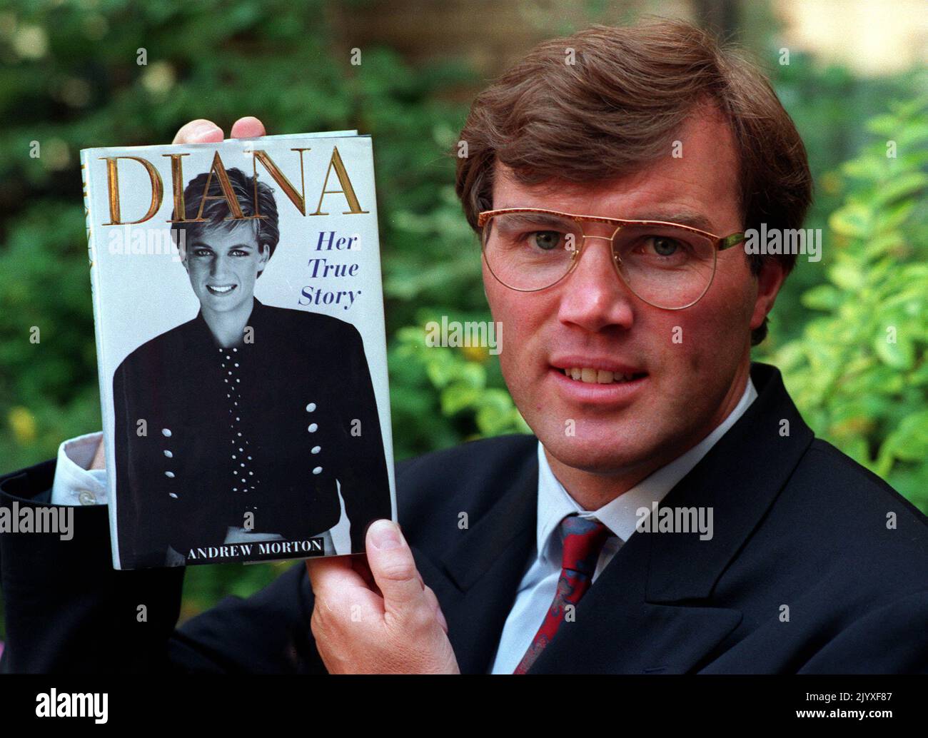 File photo dated 15/6/1992 of Andrew Morton with his controversial biography of Princess Diana. The Queen's Annus Horribilis speech at Guildhall on 24 November, 1992, marking 40 years on the throne, followed a year which had seen the Prince and Princess of Wales at war, the Duke and Duchess of York separated, Princess Anne divorced, Windsor Castle went up in flames and the publication of Andrew Morton's book: 'Diana: Her True Story'. In December the Prince and Princess of Wales formally separated. Issue date: Thursday September 8, 2022. Stock Photo