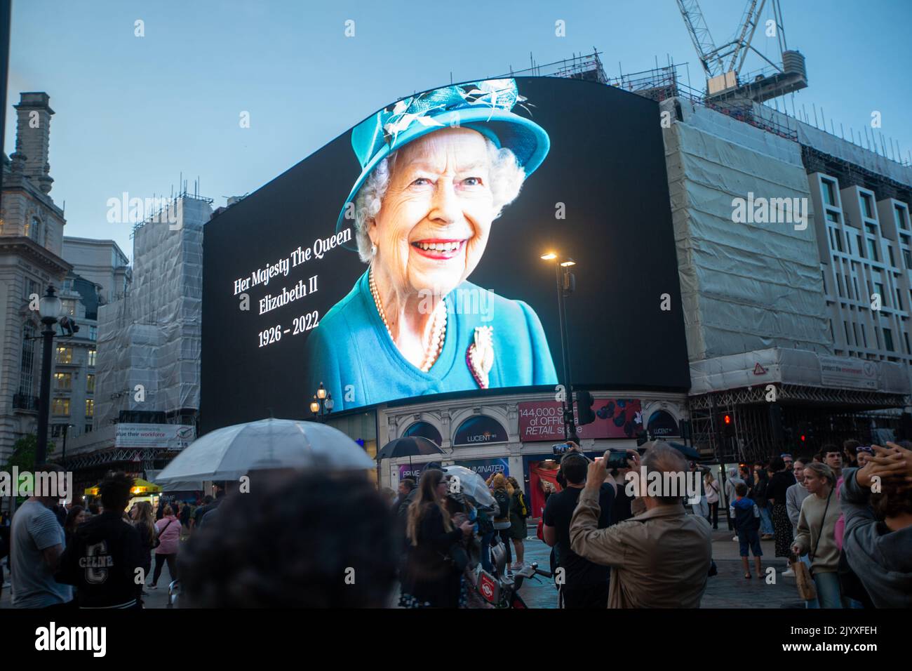 London, England, UK. 8th Sep, 2022. A tributet to Queen Elizabeth II is on display on giant screen in Piccadilly Circus after her death announcement. (Credit Image: © Tayfun Salci/ZUMA Press Wire) Stock Photo