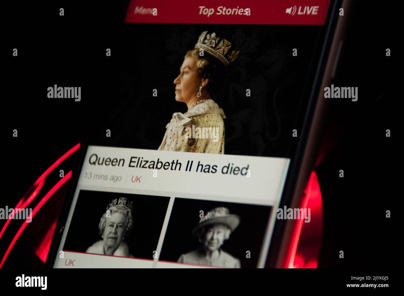 8th September 2022. Photo illustration BBC News announces the death of Queen Elizabeth II on a smartphone screen . Picture Credit: KD Graphics/Alamy Live News Stock Photo