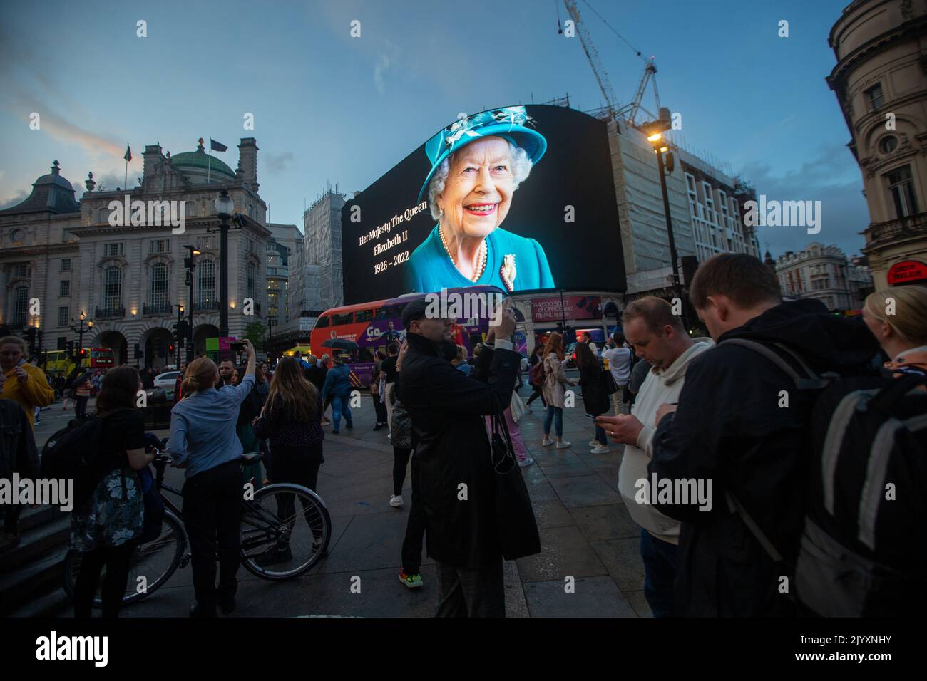 London, England, UK. 8th Sep, 2022. A tributet to Queen Elizabeth II is on display on giant screen in Piccadilly Circus after her death announcement. (Credit Image: © Tayfun Salci/ZUMA Press Wire) Stock Photo