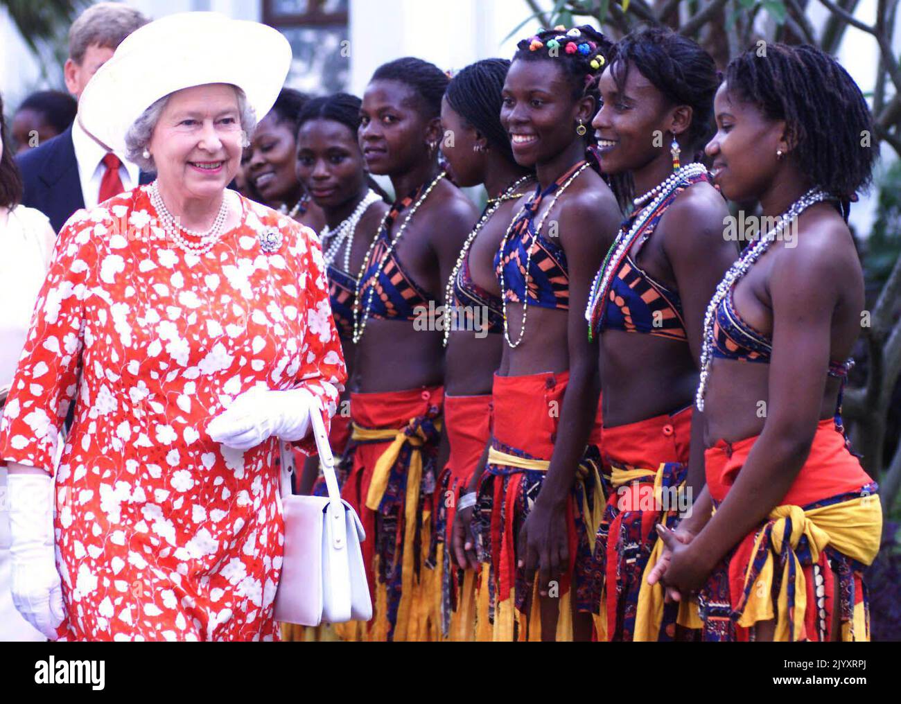 File photo dated 15/11/199 of Queen Elizabeth Ii being welcomed by traditional Mozambican dancers at the Polana Hotel, Maputo, Mozambique, the newest of the Commonwealth countries, on the final day of her state visit to Africa. Issue date: Thursday September 8, 2022. Stock Photo