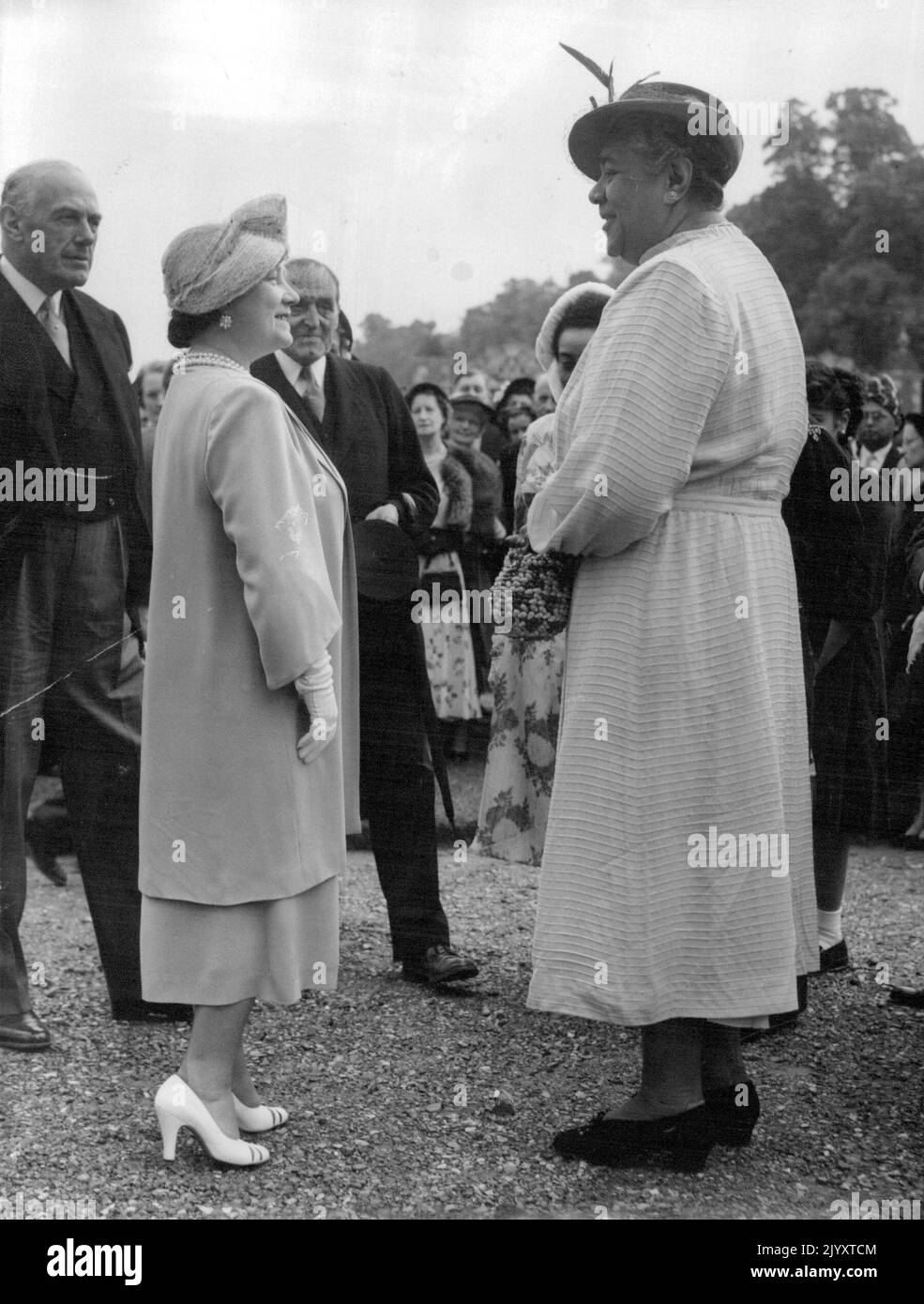 Queens must at Hatfield Queen Elizabeth the Queen mother is shown here