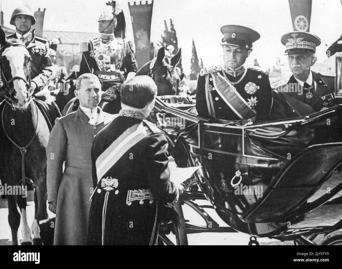 Prince Paul's long talks with Mussolini. Prince Paul, Prince regent of Yugoslavia, had two long talks with Mussolini, yesterday. He arrived in Rome yesterday with Princess Olga on a three day visit to the King and Queen of Italy. Prince Paul and King of Italy seen in Rome on Prince Paul's arrival. May 11, 1939. (Photo by Sport and General Press Agency Limited) Stock Photo