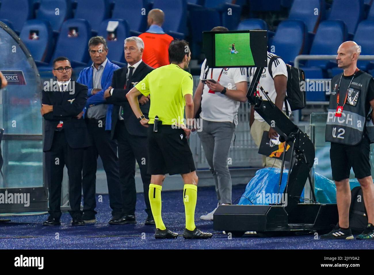 ROME, ITALY - SEPTEMBER 8: VAR check by referee Ricardo de Burgos Bengoechea (ESP) during the UEFA Europa League Group F match between Lazio Roma and Feyenoord at Stadio Olimpico on September 8, 2022 in Rome, Italy (Photo by Rene Nijhuis/Orange Pictures) Stock Photo