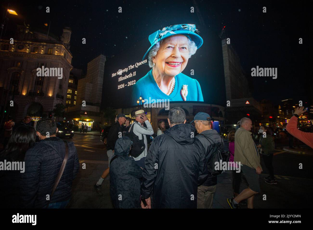 London, England, UK. 8th Sep, 2022. A tributet to Queen Elizabeth II is on display on giant screen in Piccadilly Circus after her death announcement. (Credit Image: © Tayfun Salci/ZUMA Press Wire) Stock Photo