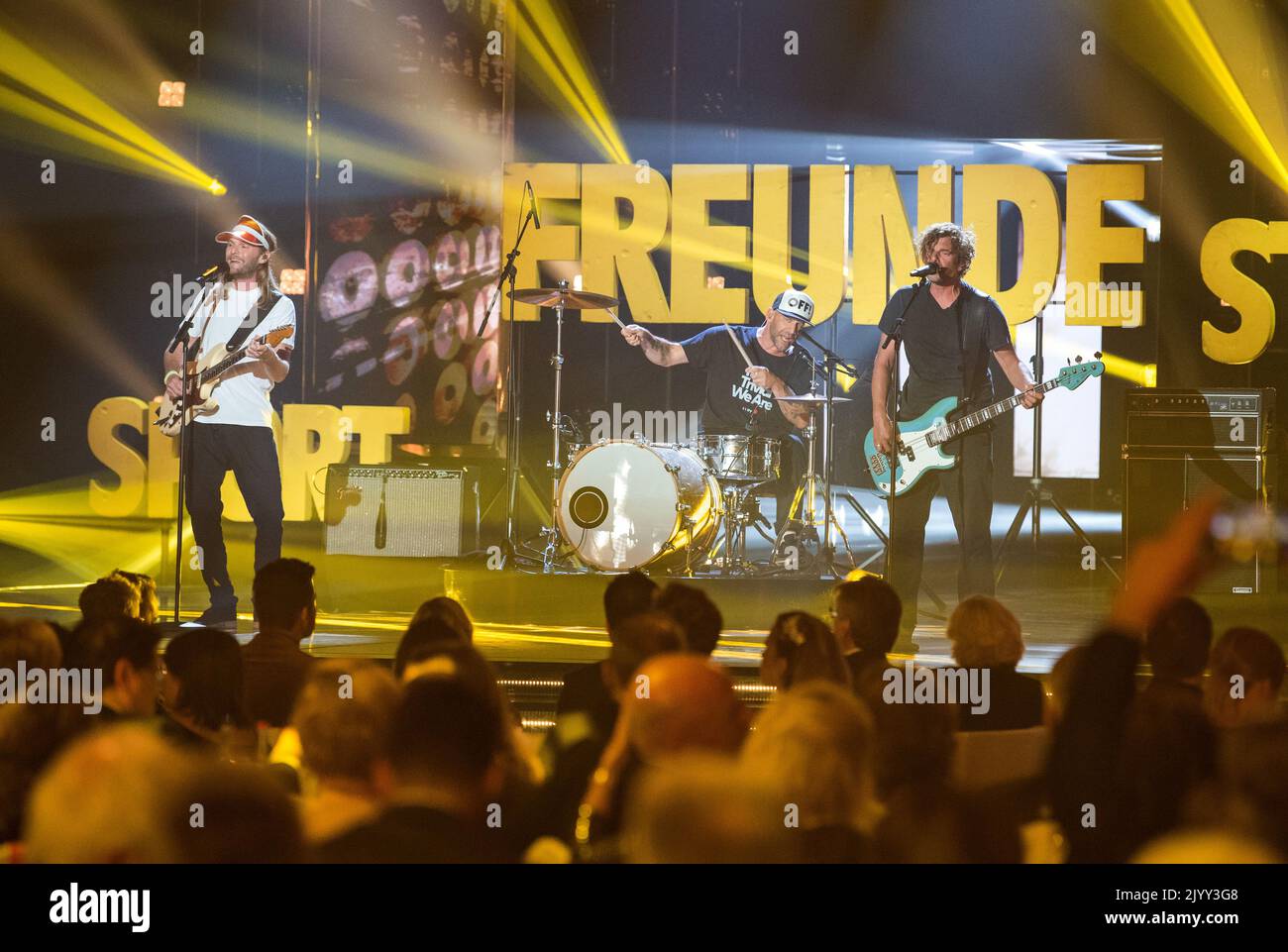 Hamburg, Germany. 08th Sep, 2022. The band Sportfreunde Stiller performs at the German Radio Award 2022 ceremony. Credit: Daniel Bockwoldt/dpa/Alamy Live News Stock Photo