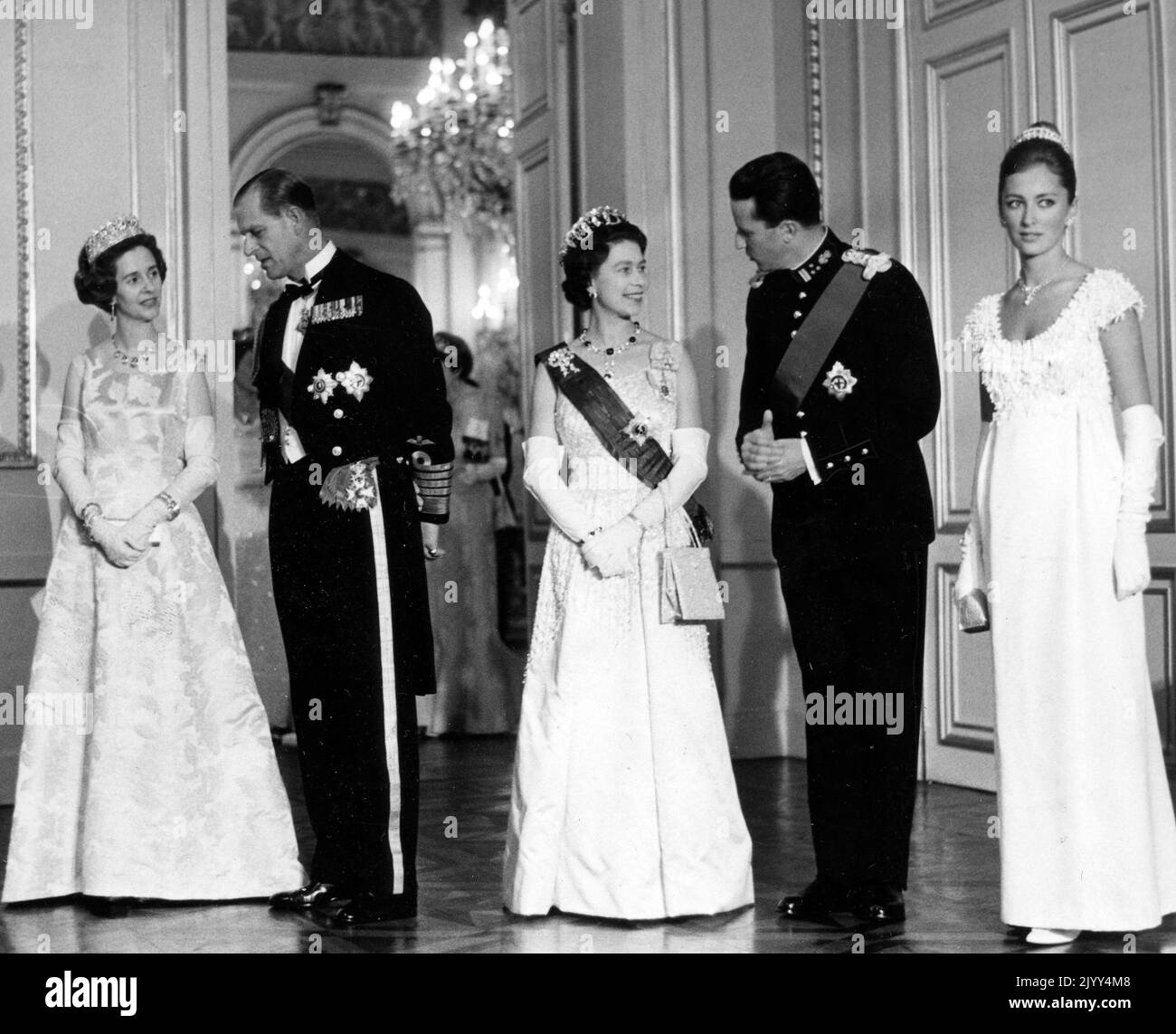 19660509 - BRUSSELS, BELGIUM (FILE) : This file picture dated 9 May 1966 is about United Kingdom sovereigns visit to Belgium. Belgian sovereigns offered a gala dinner in honour of Queen Elisabeth II and her husband, the Duke of Edinburgh. On this picture :  Prince Philip of United Kingdom, Baudouin of Belgium, Queen Elizabeth II of United Kingdom, Queen Fabiola of Belgium and Princess Paola. BELGA PHOTO ARCHIVES Stock Photo