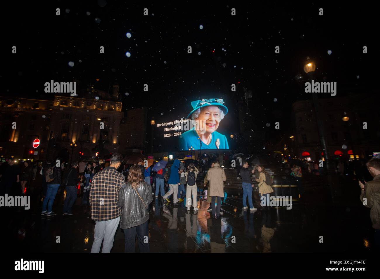 London, England, UK. 8th Sep, 2022. A tributet to Queen Elizabeth II is on display on giant screen in Piccadilly Circus after her death announcement. (Credit Image: © Tayfun Salci/ZUMA Press Wire) Stock Photo