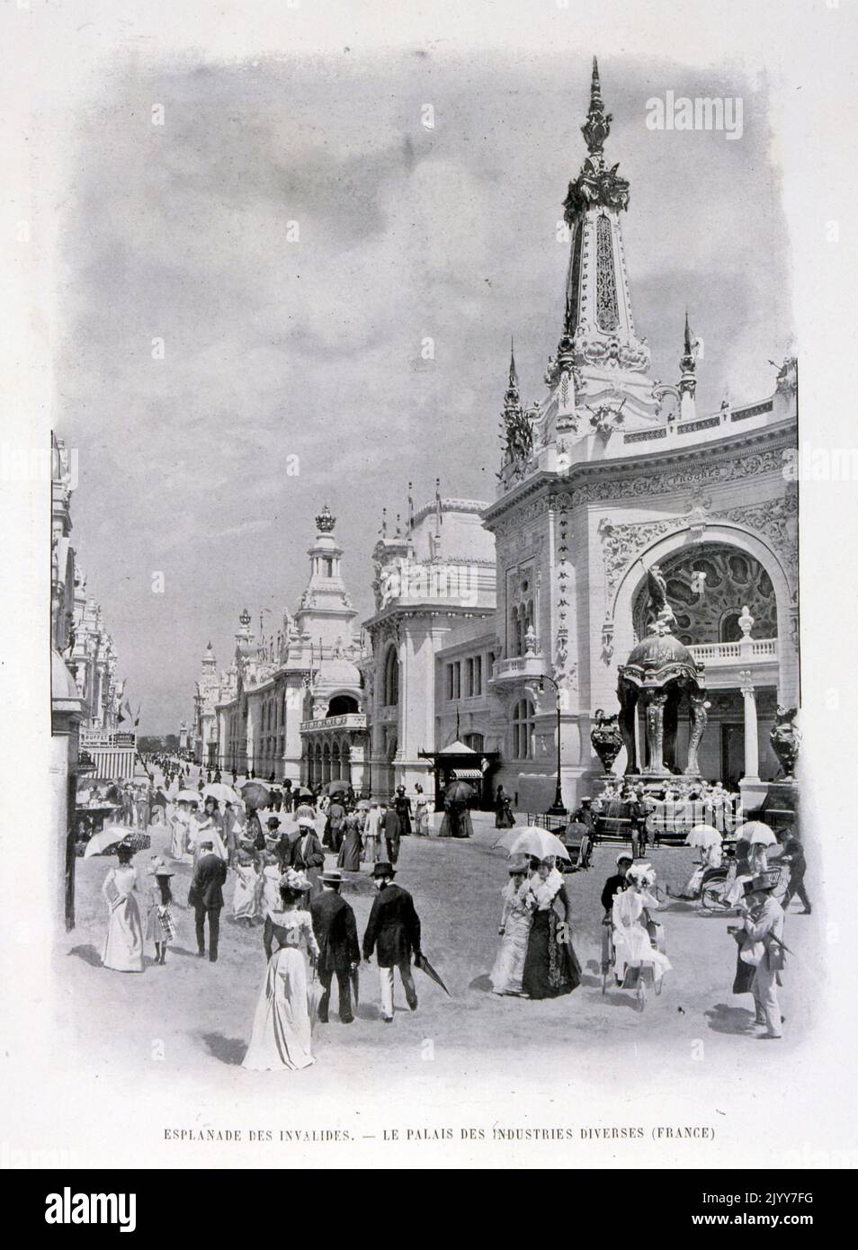 Exposition Universelle (World Fair) Paris, 1900; black and white photograph; Esplanade des Invalides; exterior view of Le Palais des Industries Diverses (decorative arts and crafts). Stock Photo