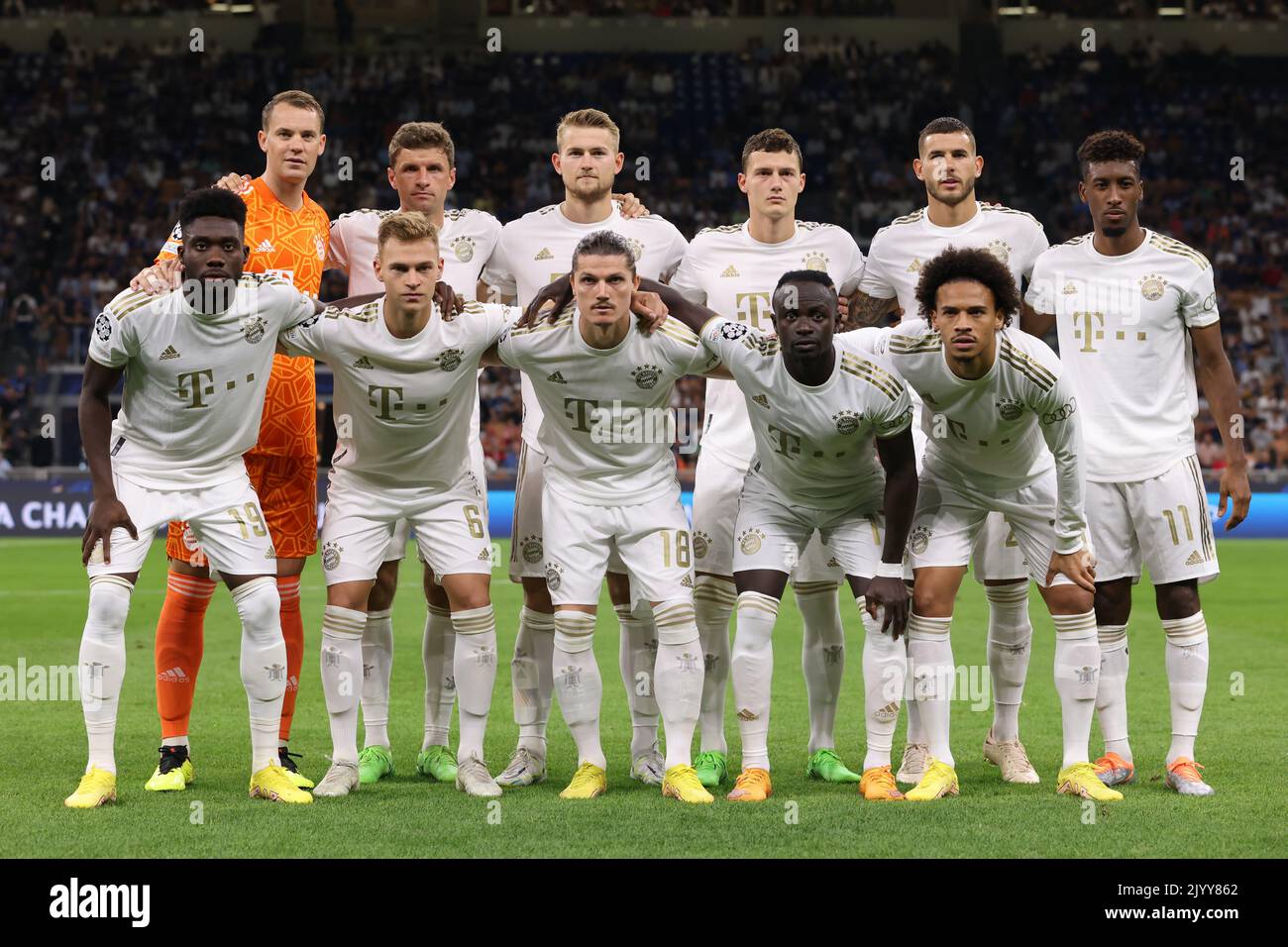 Milan, Italy, 7th September 2022. The Bayern Munchen starting eleven line up for a team photo prior to kick off, back row ( L to R ); Manuel Neuer, Thomas Muller, Matthijs De Ligt, Benjamin Pavard, Lucas Hernandez and Kingsley Coman, front row ( L to R ); Alphonso Davies, Joshua Kimmich, Marcel Sabitzer, Sadio Mane and Leroy Sane, in  the UEFA Champions League match at Giuseppe Meazza, Milan. Picture credit should read: Jonathan Moscrop / Sportimage Stock Photo