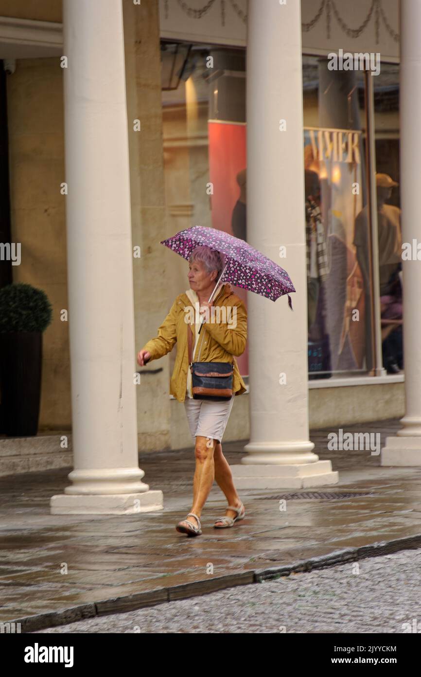 Bath in the Rain Stock Photo Alamy
