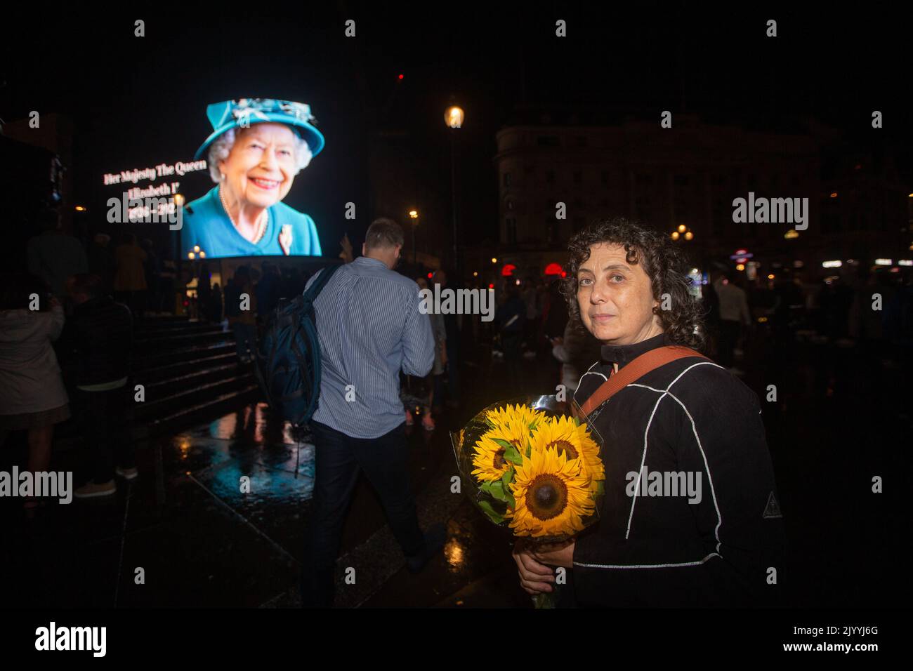 London, England, UK. 8th Sep, 2022. A tributet to Queen Elizabeth II is on display on giant screen in Piccadilly Circus after her death announcement. (Credit Image: © Tayfun Salci/ZUMA Press Wire) Stock Photo