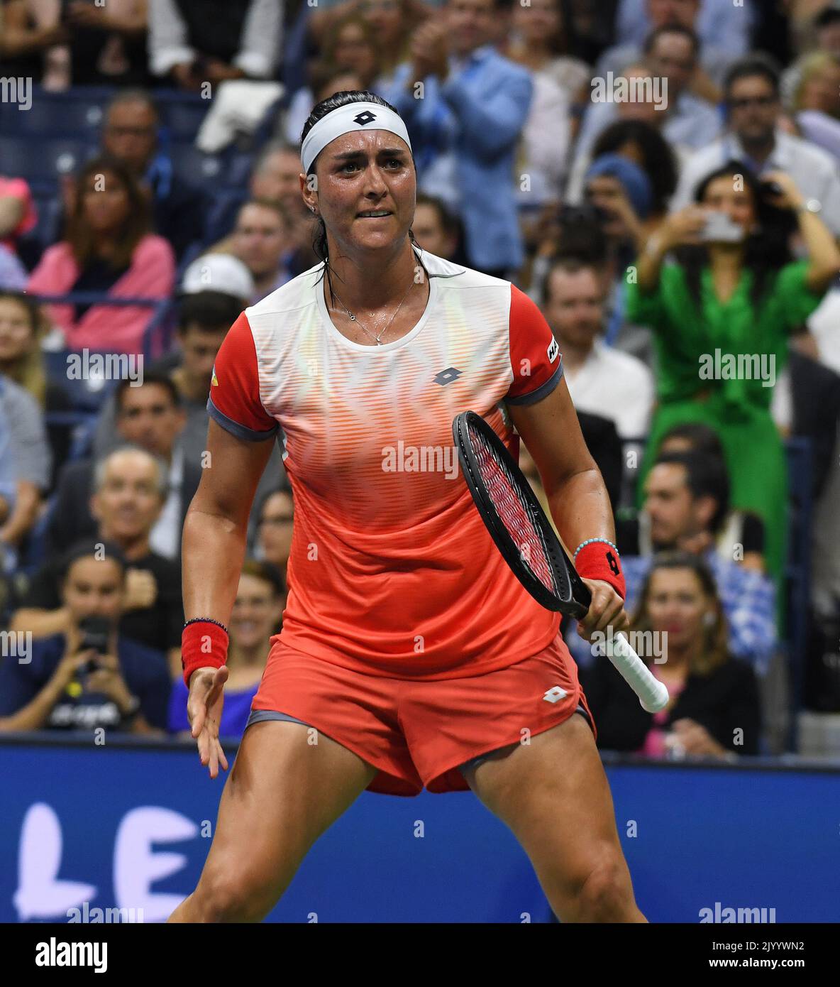 New York, USA. 08th Sep, 2022. New York Flushing Meadows US Open Day 11 08/09/2022 Ons Jabeur (TUN) celebrates as she wins Women's semi- final Credit: Roger Parker/Alamy Live News Stock Photo