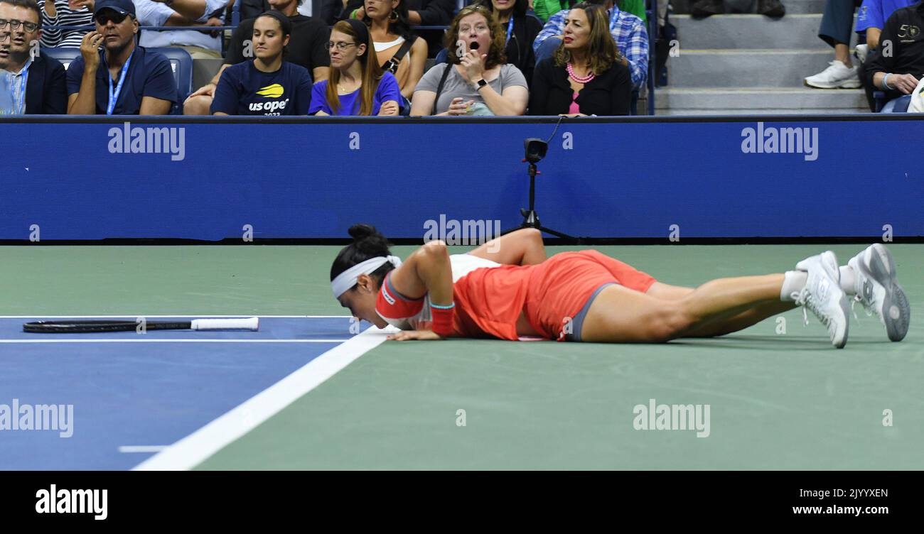 New York, USA. 08th Sep, 2022. New York Flushing Meadows US Open Day 11 08/09/2022 Down but not out Ons Jabeur (TUN) as she wins Women's semi- final Credit: Roger Parker/Alamy Live News Stock Photo