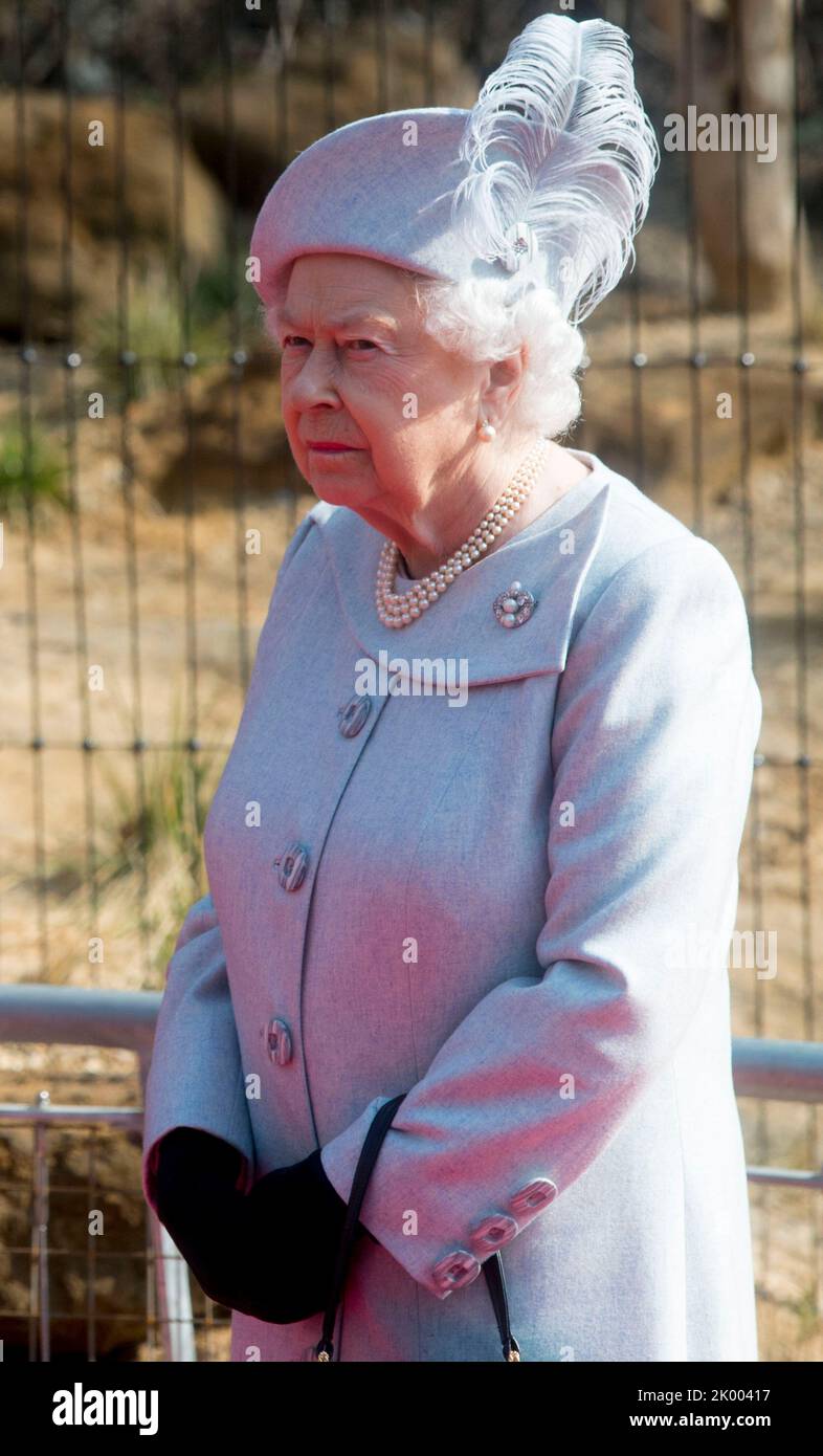 Her majesty the queen dies Stock Photo Alamy