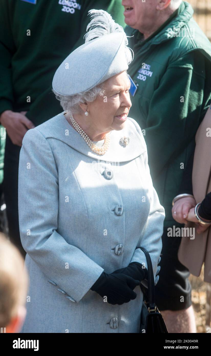 Her majesty the queen dies Stock Photo Alamy