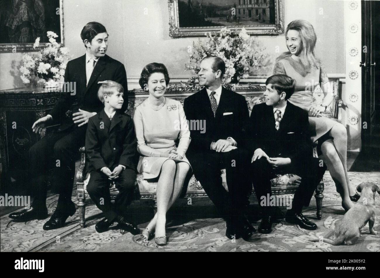 Nov. 11, 1972 - London, England, United Kingdom - H.M. QUEEN ELIZABETH and PRINCE PHILIP today celebrate their Silver Wedding Anniversary with their family at Buckingham Palace today. From left: PRINCE CHARLES, PRINCE EDWARD, The Queen, Prince Philip, PRINCE ANDREW and PRINCESS ANNE. (Credit Image: © Keystone Press Agency/ZUMA Press Wire) Stock Photo