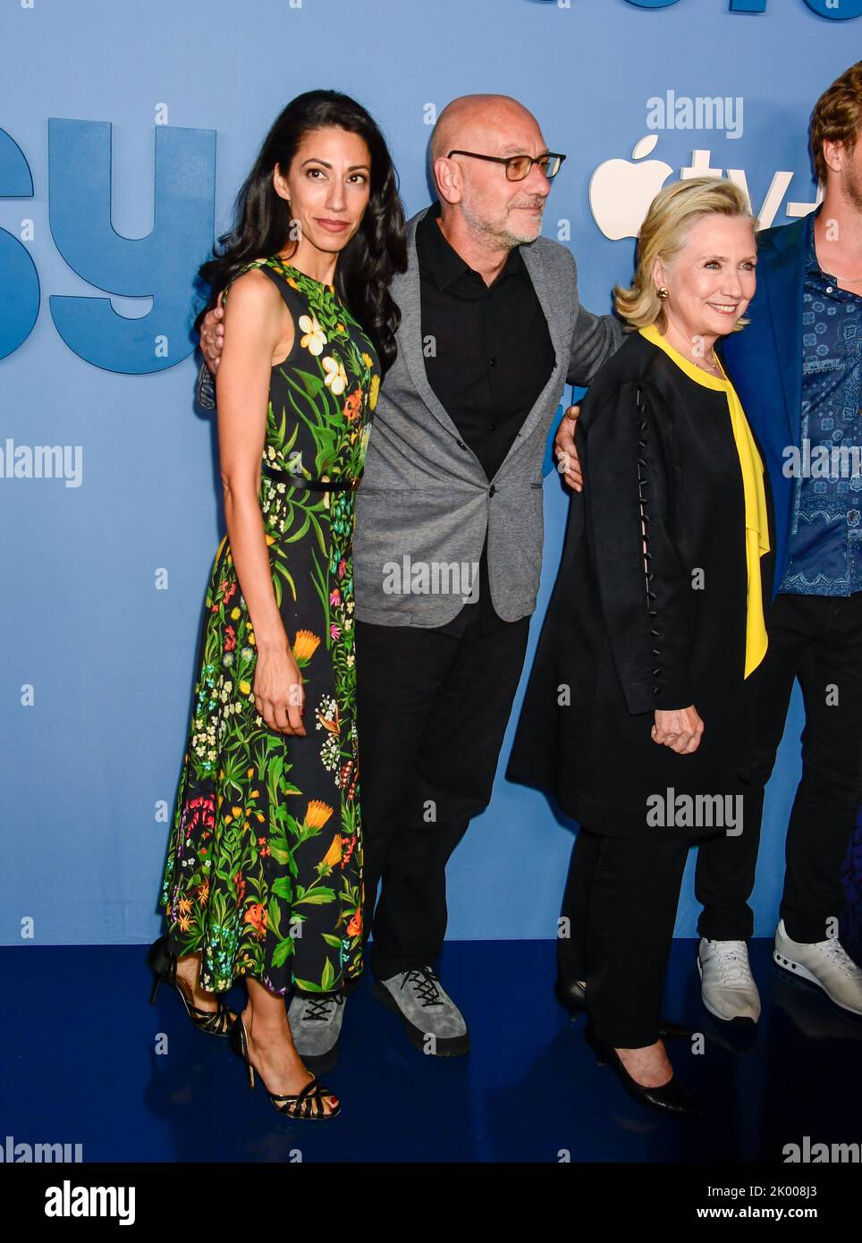 Zelenskyy Asserts Ukraine's Sovereignty in U.S. Talks, image size:964x1390