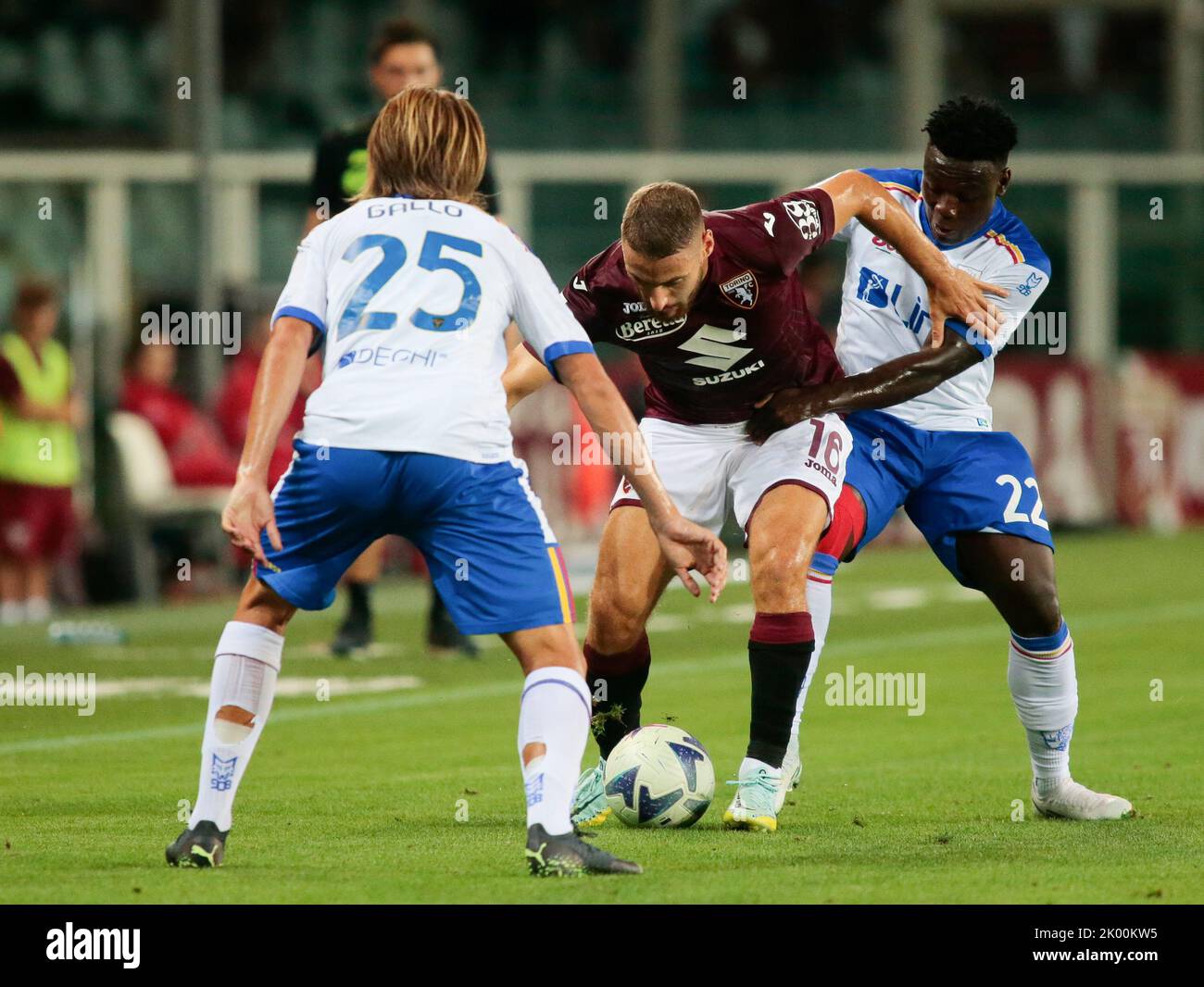 Turin, Italy. 05th Sep, 2022. Nikola Vlasic of Torino Fc with Lameck Banda of Us Lecce and Antonino Gallo of Us Lecce during the Italian Serie A tootball match between Torino FC and US Lecce on 05 of September 2022 at â&#x80;&#x98;â&#x80;&#x99;Grande Torinoâ&#x80;&#x99;â&#x80;&#x99; Stadium, Turin, Italy. Photo Nderim Kaceli Credit: Independent Photo Agency/Alamy Live News Stock Photo