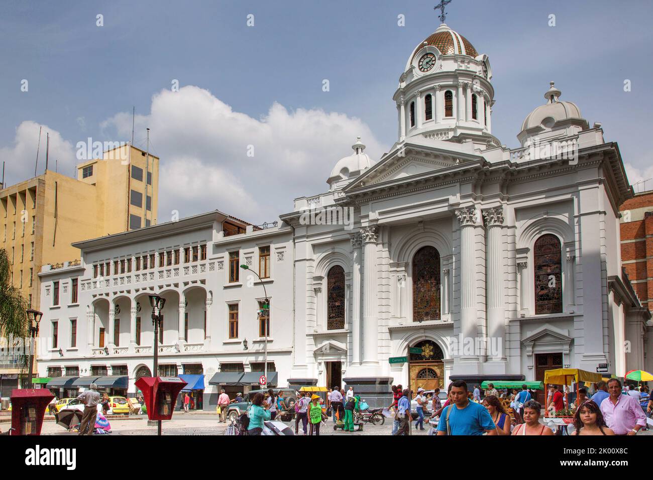 Colombia, Cali,Catedral Metropolitana de Cali is the focal point of the Plaza de Caicedo Stock Photo