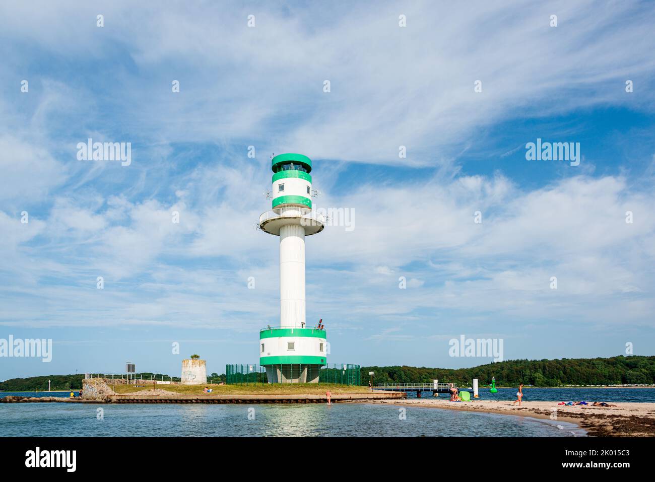 Der Kieler Leuchtturm weist der Schifffahrt den Weg in die Kieler Förde und den Nord-Ostsee-Kanal Stock Photo