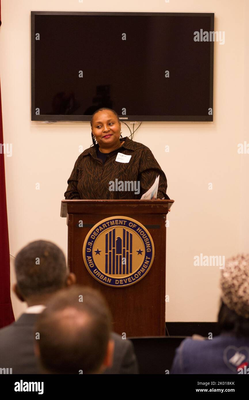 HUD Section 3 Business Registry Launch at the Rayburn Building, Washington, D.C., with HUD Assistant Secretary for Fair Housing and Equal Opportunity (FHEO) John Trasvina, FHEO Economic Opportunity Division Director Staci Gilliam, HUD Washington, D.C. Field Office Director Marvin Turner, D.C. Delegate to Congress Eleanor Holmes Norton, California Congresswomen Judy Chu and Maxine Waters, Missouri Congressman Emanuel Cleaver, Small Business Administration's Historically Underutilized Business Zone (HUBZone) Program Director Grande Lum, and D.C. Department of Housing and Community Development Di Stock Photo