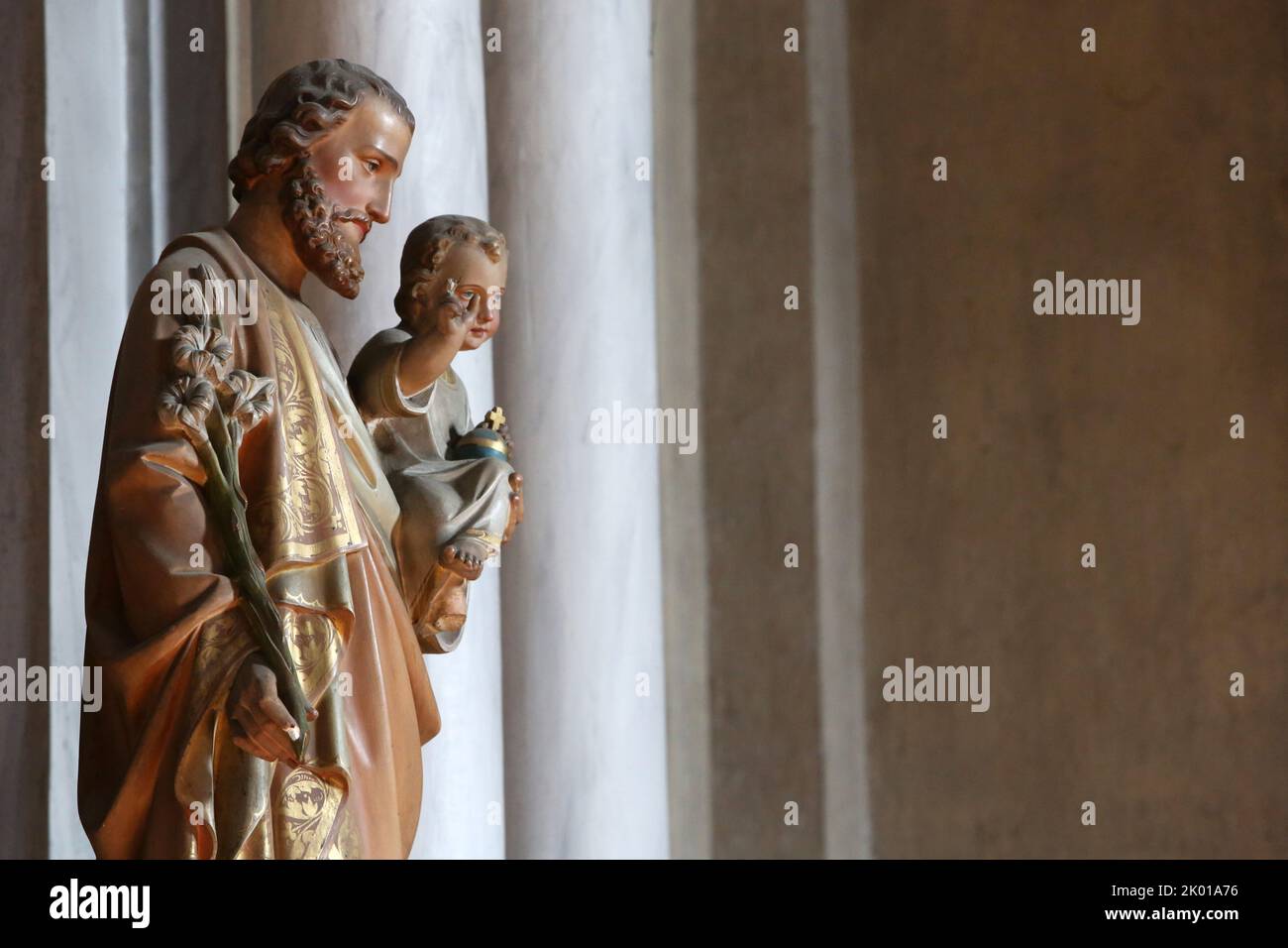 Saint-Jospeh et Jésus-Christ Enfant. Collégiale Saint-Jacques-le-Majeur. Sallanches. Haute-Savoie. Auvergne-Rhône-Alpes. France. Europe. Stock Photo