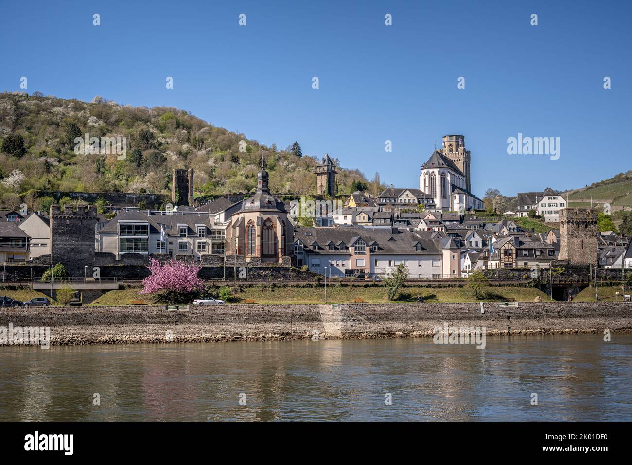 The town of Oberwesel with Wernerkapelle and St. Martins-Kirche Stock Photo