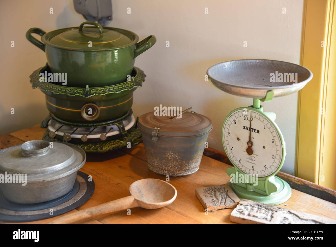 https://c8.alamy.com/comp/2K01EY9/texel-netherlands-august-2022-old-enamel-kitchen-utensils-high-quality-photo-2K01EY9.jpg
