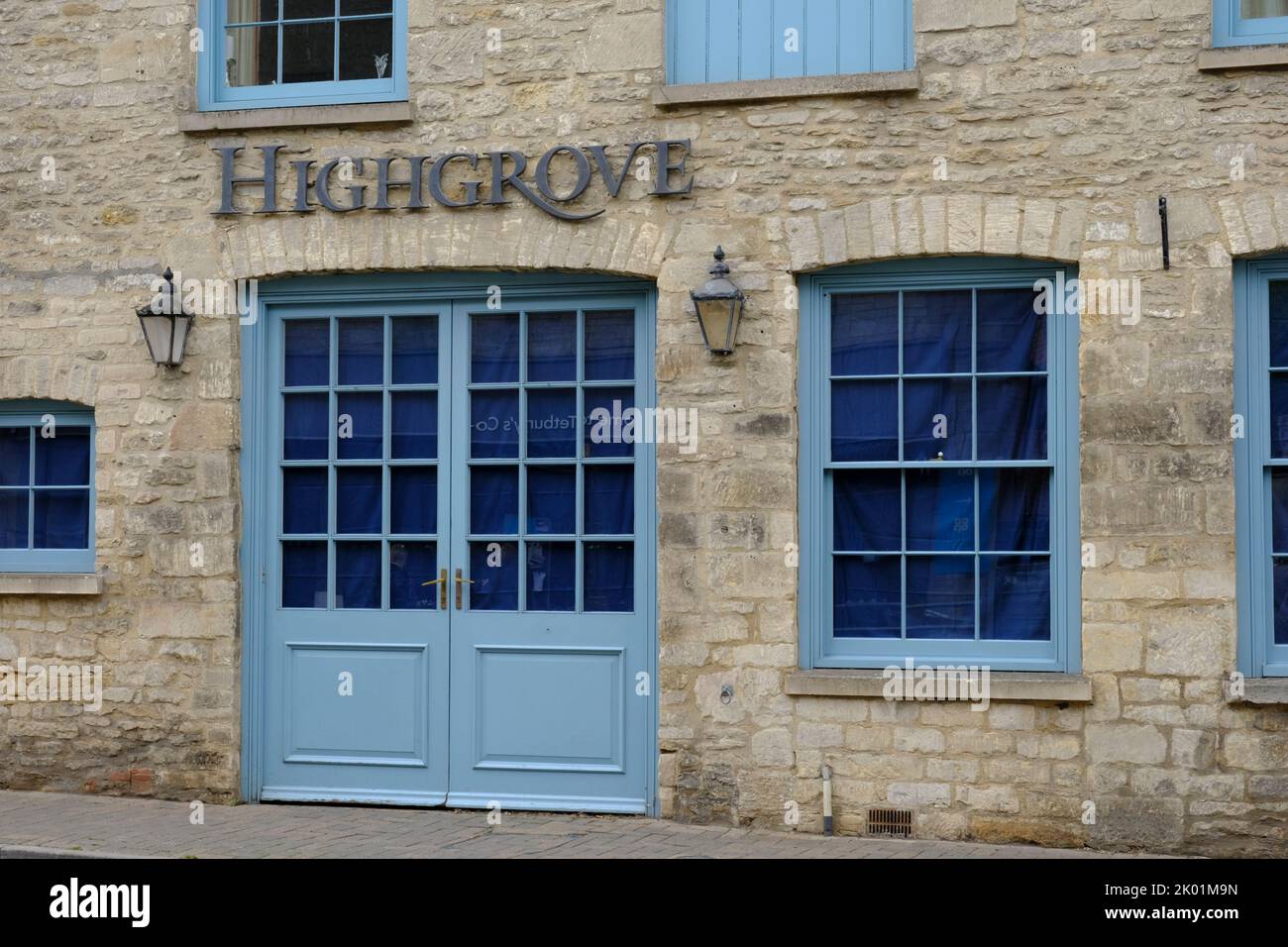 Tetbury, UK. 9th Sep, 2022. Flags are lowered in this small Cotswold town. King Charles III, owns a country home at nearby Highgrove. Highgrove shop is naturally closed today.Credit: JMF News/Alamy Live News Stock Photo