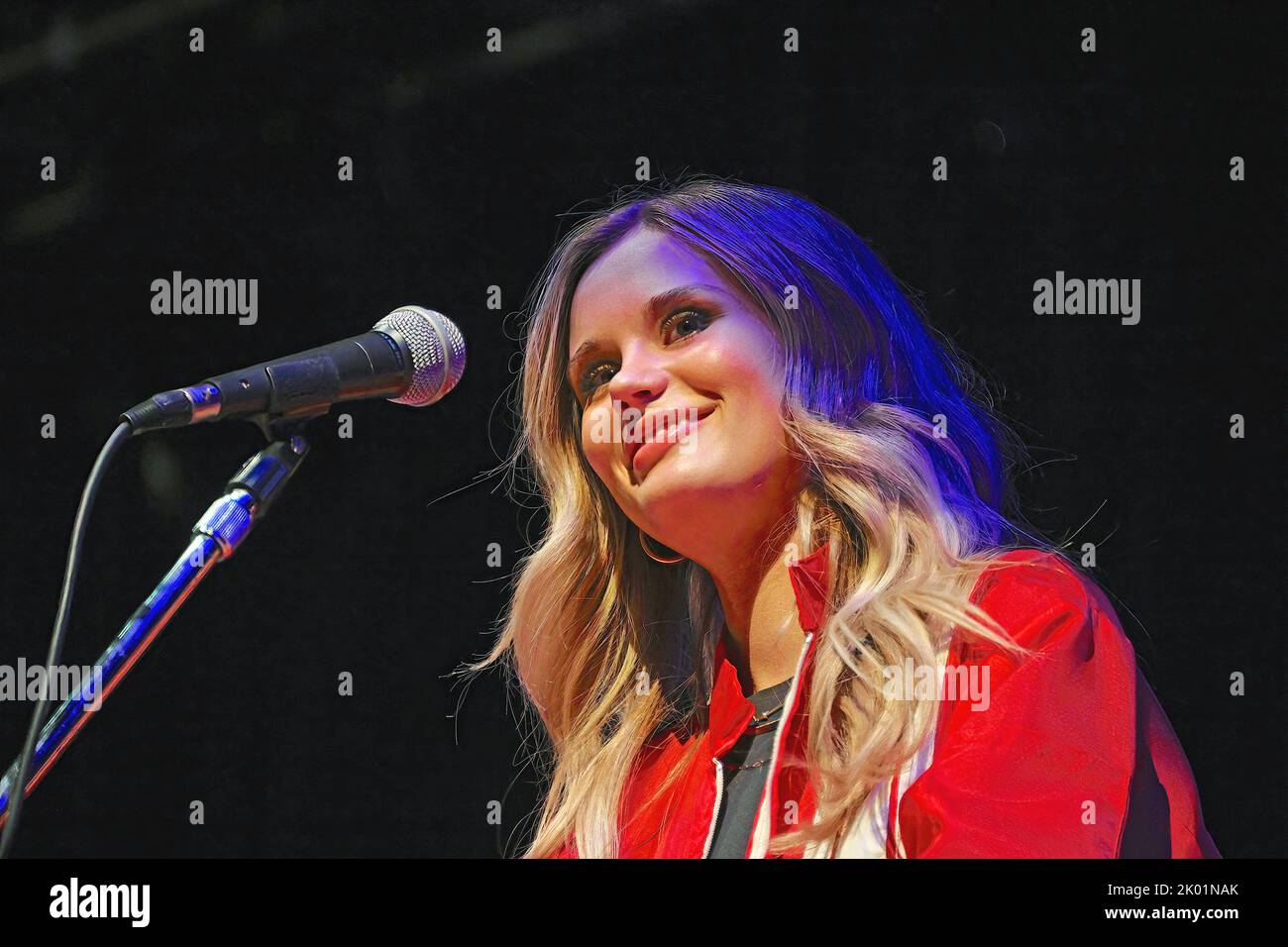 American auditorium concert hi-res stock photography and images - Alamy