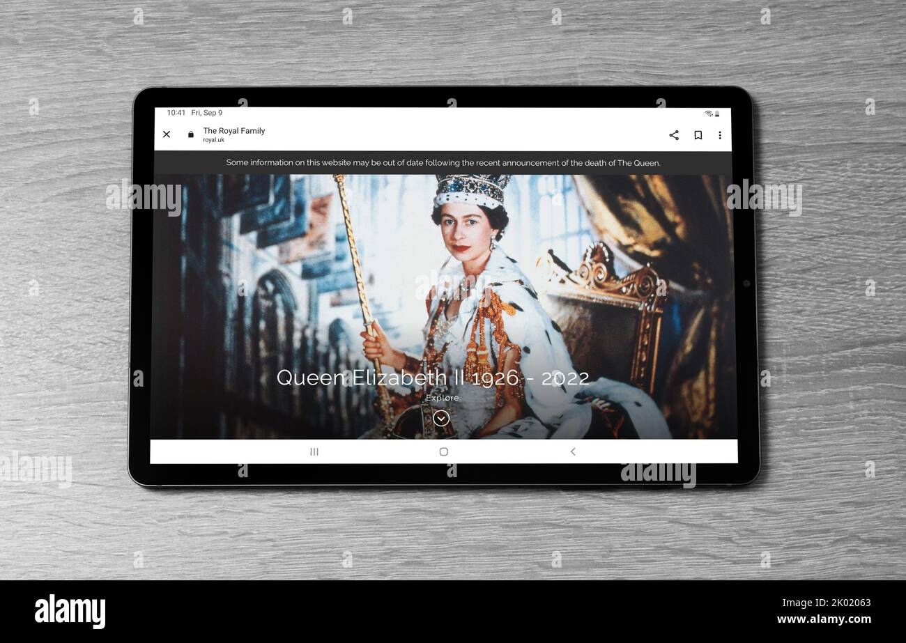 Kiev, Ukraine - September 09, 2022: Tablet PC with News: Queen Elizabeth II, the UK's longest-serving monarch, has died at Balmoral aged 96, after rei Stock Photo