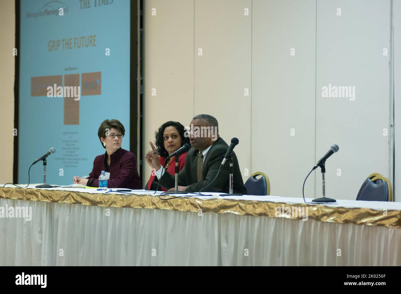 Deputy Secretary Ron Sims in Gary, Indiana, joining local officials for discussion of future economic development prospects, including the launch of the Gary and Region Investment Project (GRIP), designed to solicit public and private investment to revitalize the region. Stock Photo