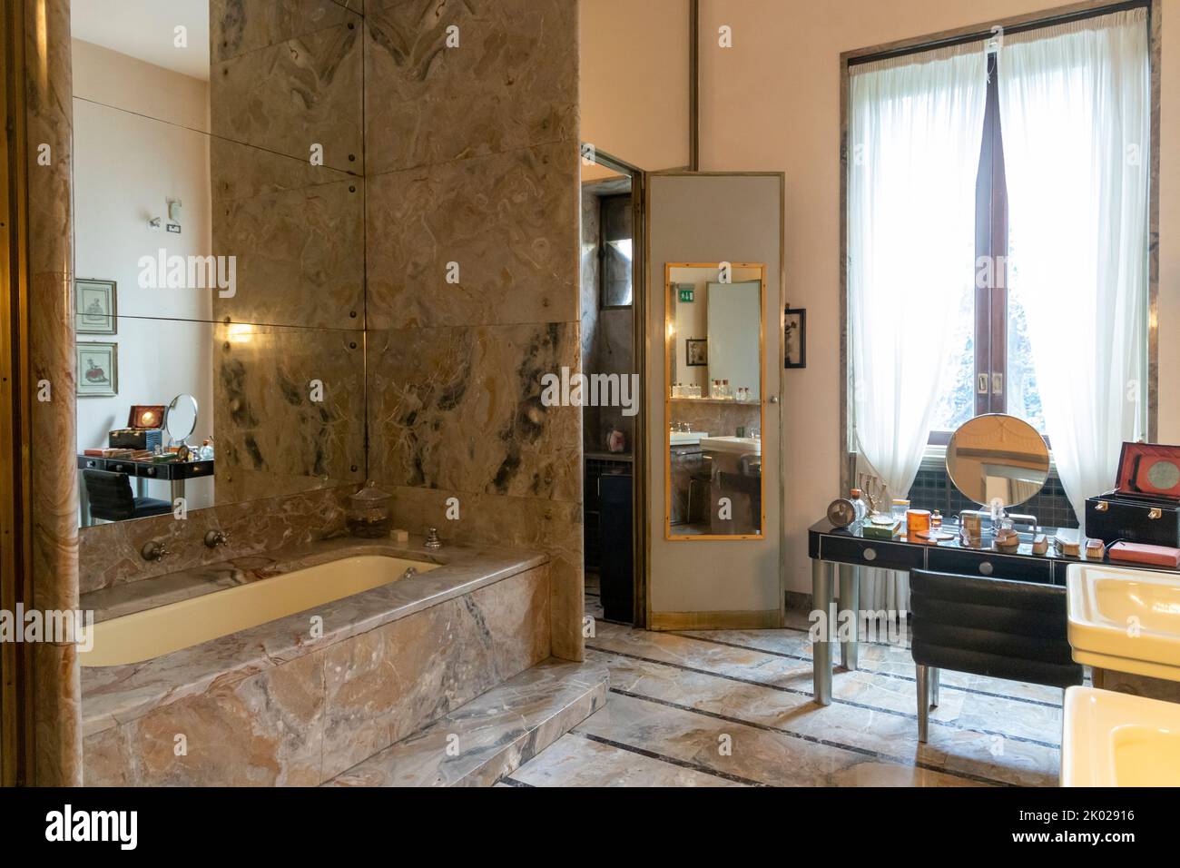 Italy, Lombardy, Milan, Porta Venezia e Monte Napoleone district, Villa ...