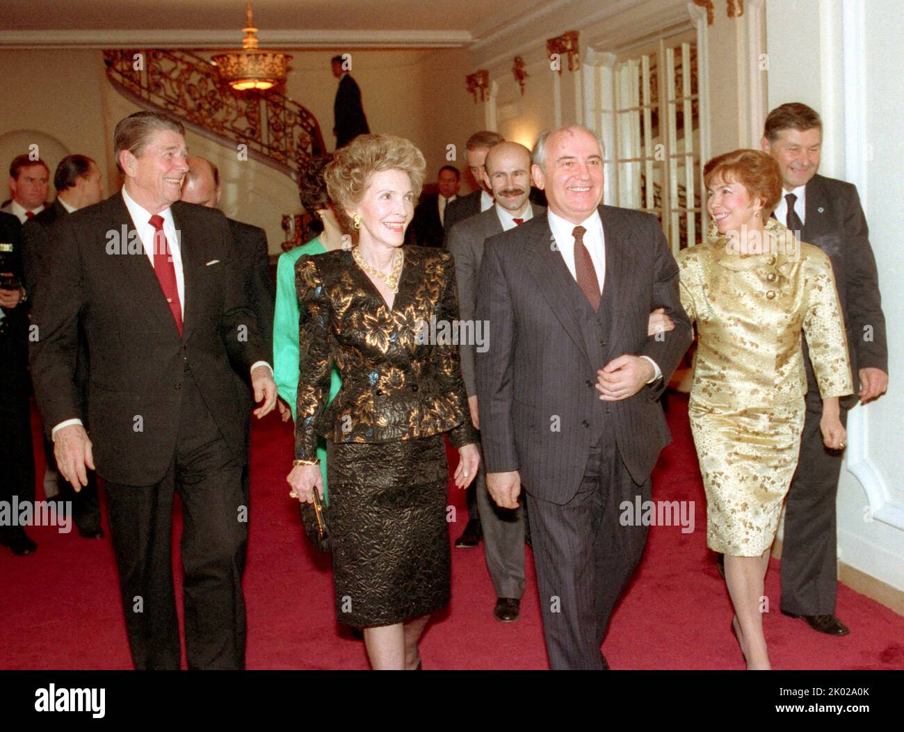 US President Ronald Reagan and his wife Nancy, with Soviet Leader, Mikhail Gorbachev and his wife Raisa, at The Soviet Embassy in Washington DC, 1987 Stock Photo