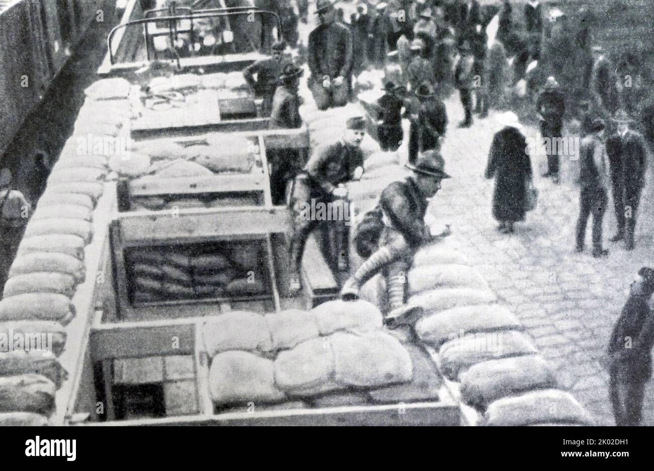 American interventionists on railway platforms equipped to defend ...